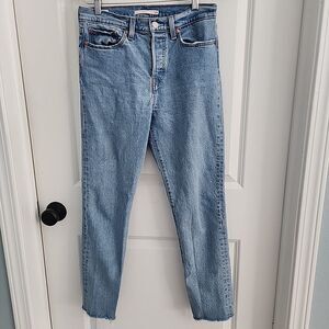 Levi’s Wedgie Jeans Womens Size 28 Raw Hem Ankle Button Fly Light Wash Red Tab